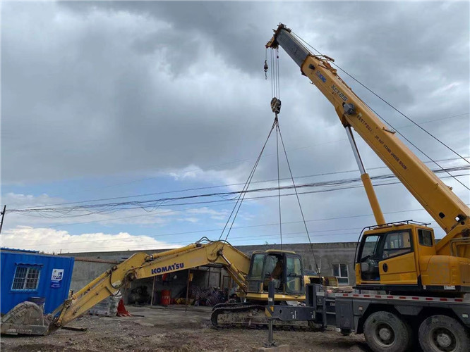 石棉县25吨吊车的工作半径是多少？